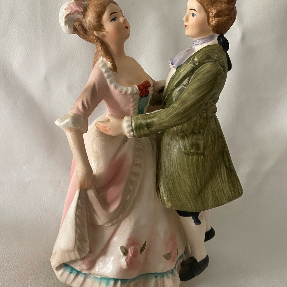 Vintage Porcelain Dancing Colonial Couple Figurine plays Music works rotates